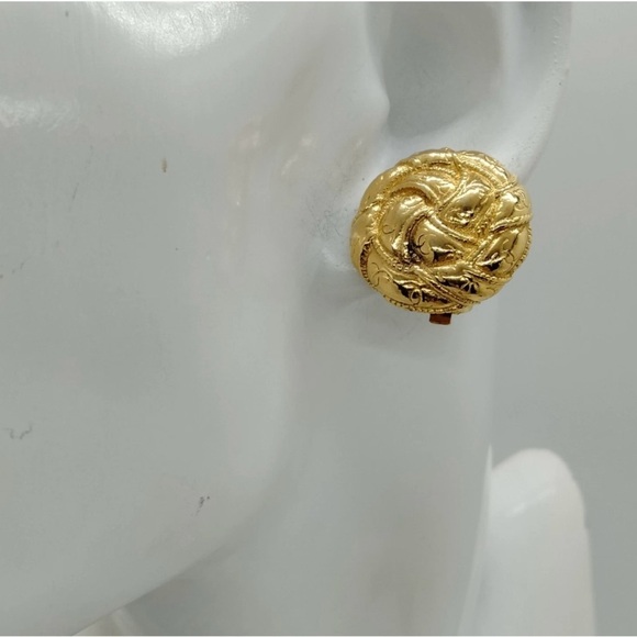 Chanel Earrings Gold Vintage - Picture 9 of 9
